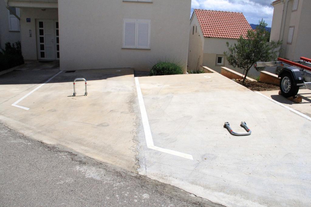Jelena Apartments Bol Bagian luar foto